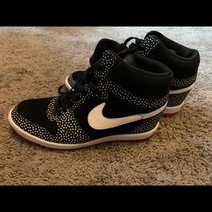 Nike high wedged polkadot sneaker size 9.5 I never I wore them no box